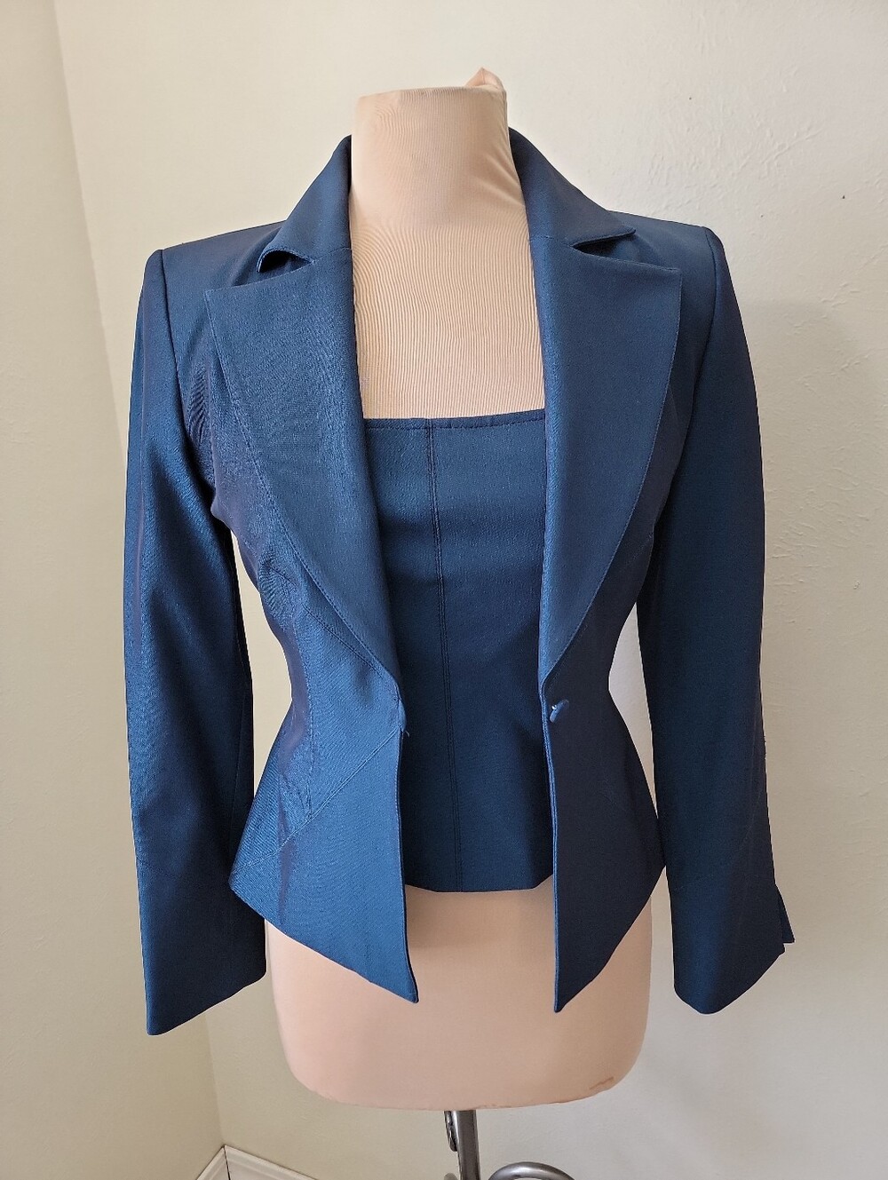 BEBE 2 piece Navy Tailored Blazer Jacket And Tank Fitted Office Siren